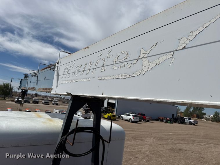 image for item DH1935 2016 Peterbilt 365 crane truck