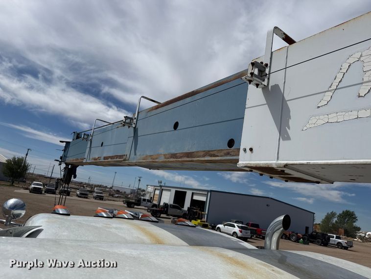 image for item DH1935 2016 Peterbilt 365 crane truck