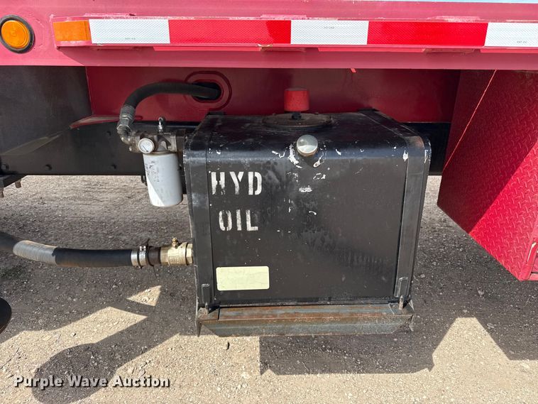 image for item DH1935 2016 Peterbilt 365 crane truck