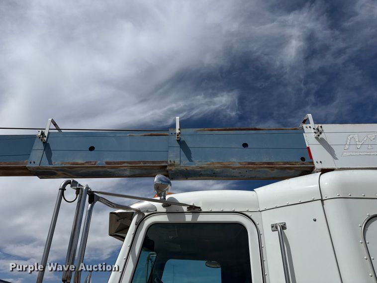 image for item DH1935 2016 Peterbilt 365 crane truck