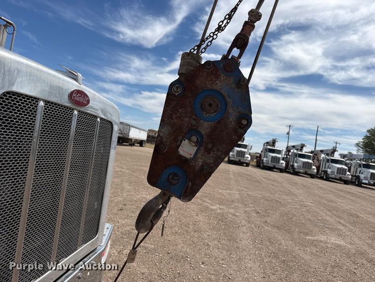image for item DH1935 2016 Peterbilt 365 crane truck