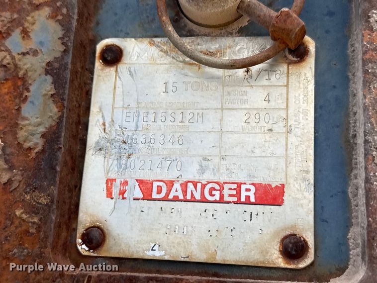 image for item DH1935 2016 Peterbilt 365 crane truck