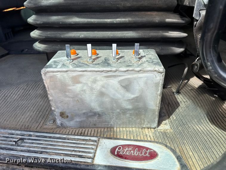 image for item DH1935 2016 Peterbilt 365 crane truck