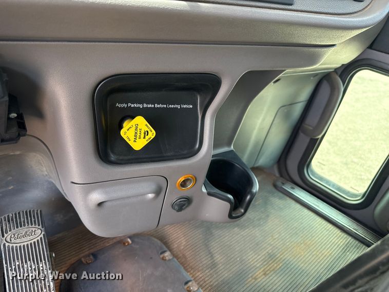 image for item DH1935 2016 Peterbilt 365 crane truck