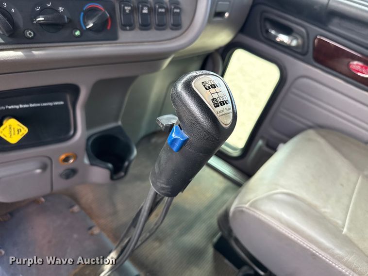 image for item DH1935 2016 Peterbilt 365 crane truck