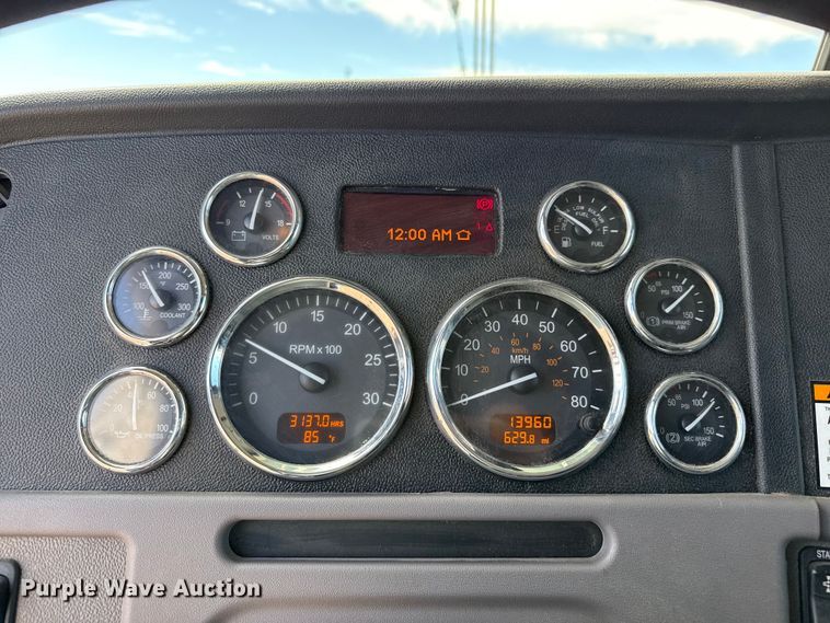 image for item DH1935 2016 Peterbilt 365 crane truck