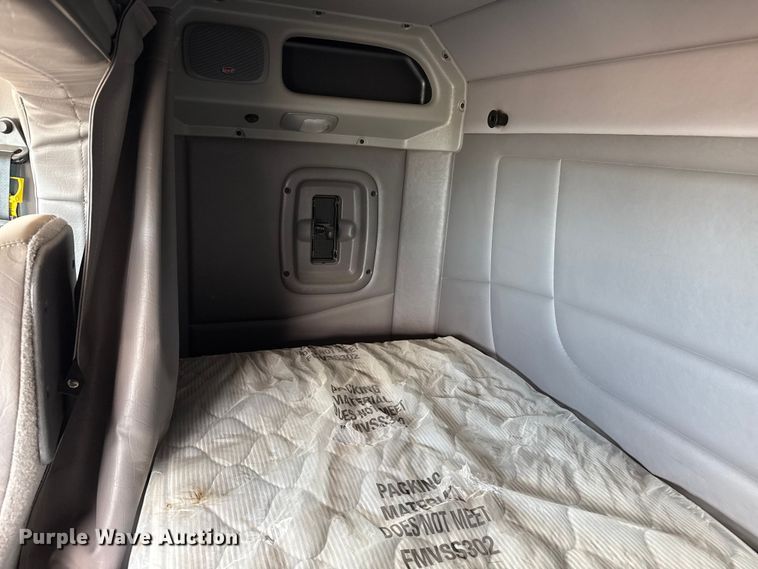 image for item DH1935 2016 Peterbilt 365 crane truck