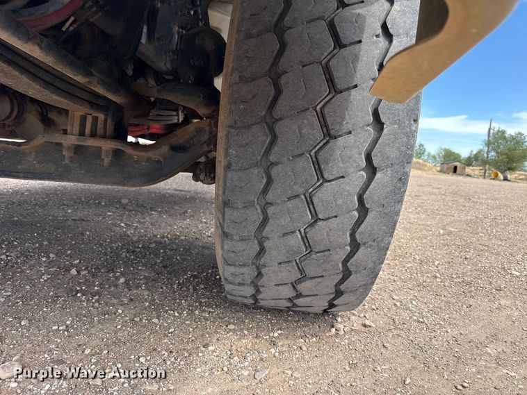 image for item DH1935 2016 Peterbilt 365 crane truck