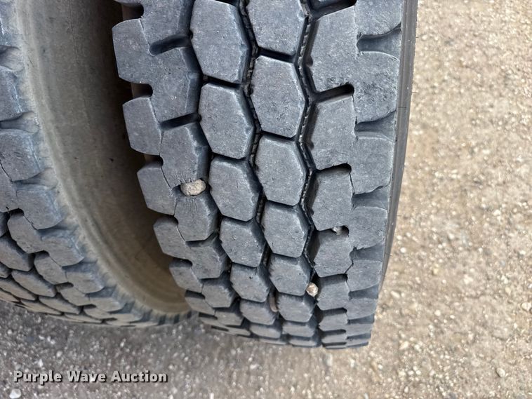 image for item DH1935 2016 Peterbilt 365 crane truck