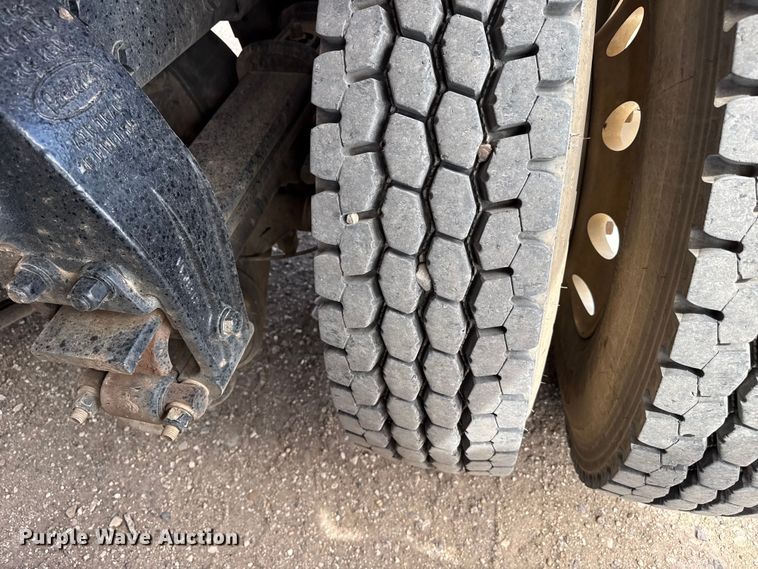 image for item DH1935 2016 Peterbilt 365 crane truck