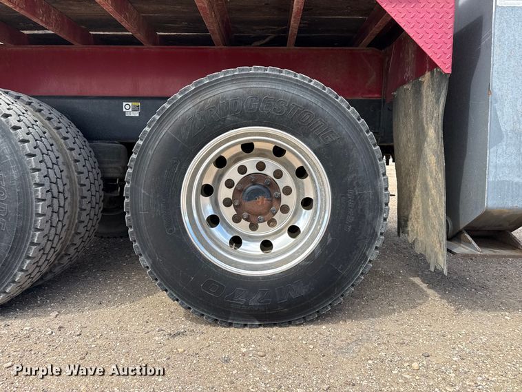 image for item DH1935 2016 Peterbilt 365 crane truck