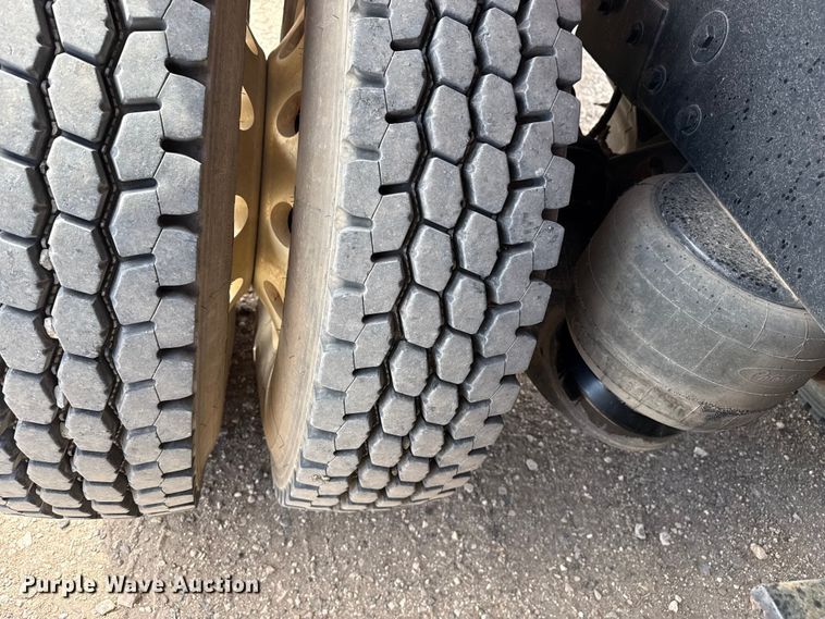 image for item DH1935 2016 Peterbilt 365 crane truck