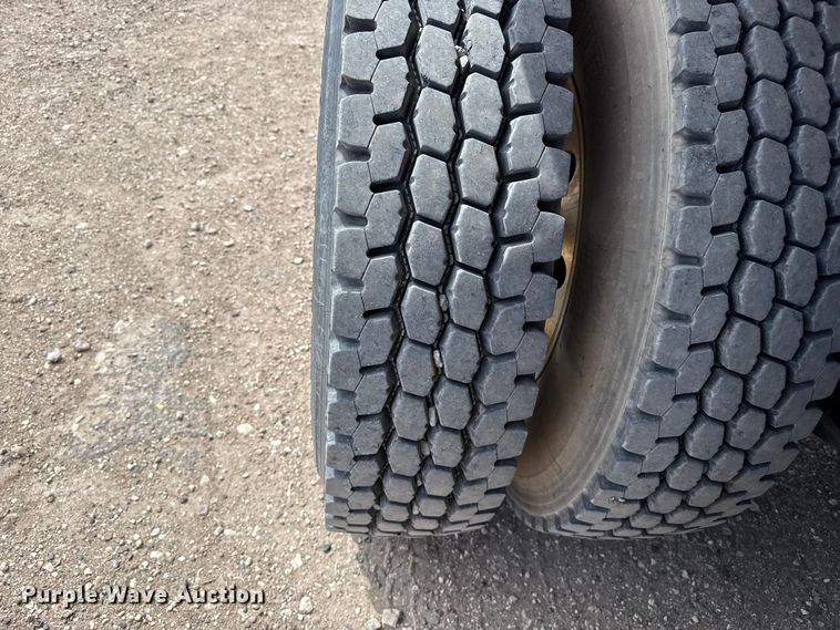 image for item DH1935 2016 Peterbilt 365 crane truck