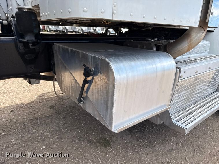 image for item DH1936 2015 Peterbilt 365 crane truck