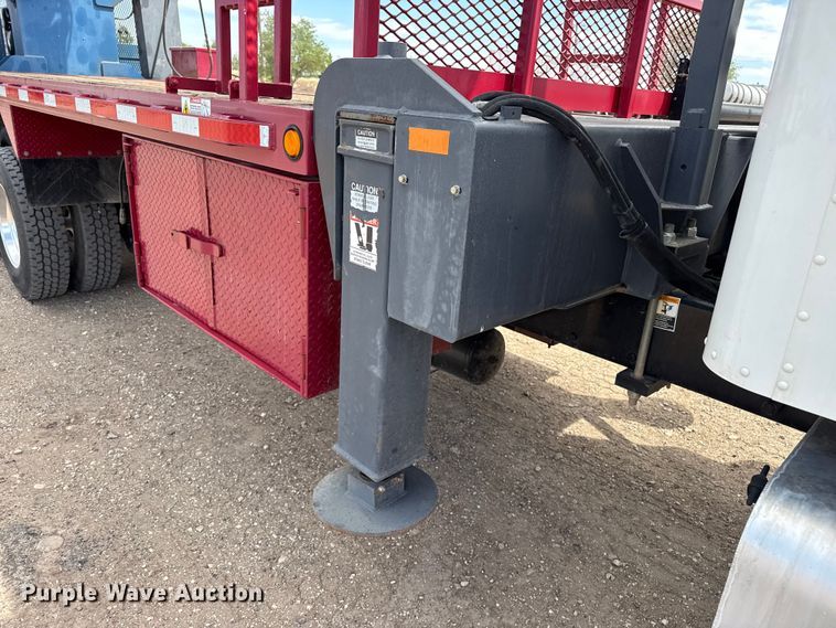 image for item DH1936 2015 Peterbilt 365 crane truck