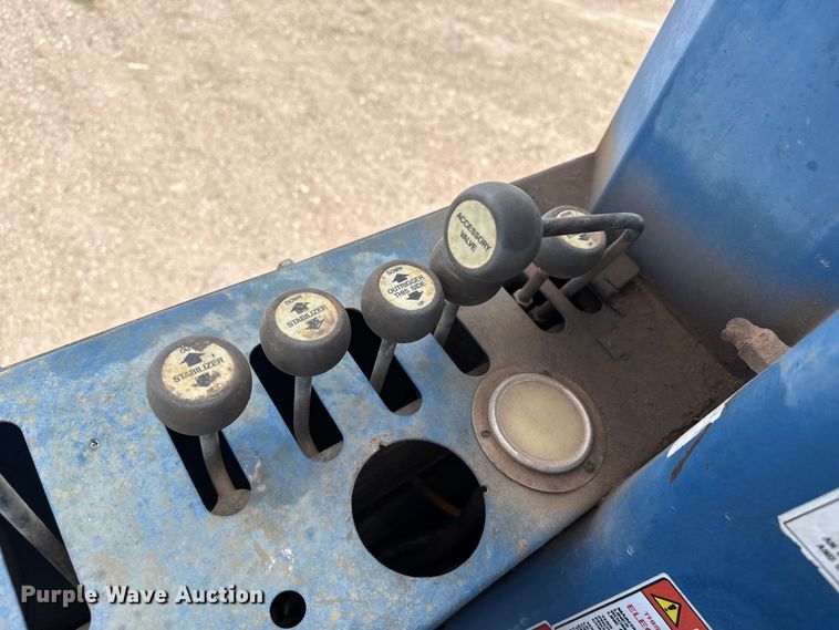 image for item DH1936 2015 Peterbilt 365 crane truck