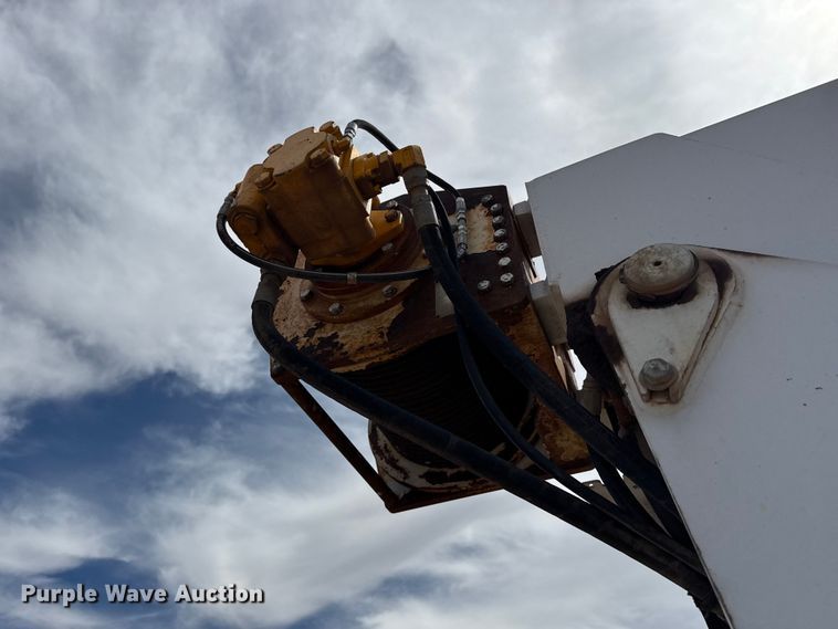 image for item DH1936 2015 Peterbilt 365 crane truck