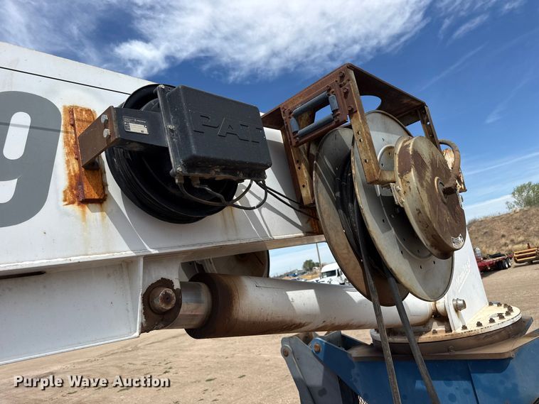 image for item DH1936 2015 Peterbilt 365 crane truck