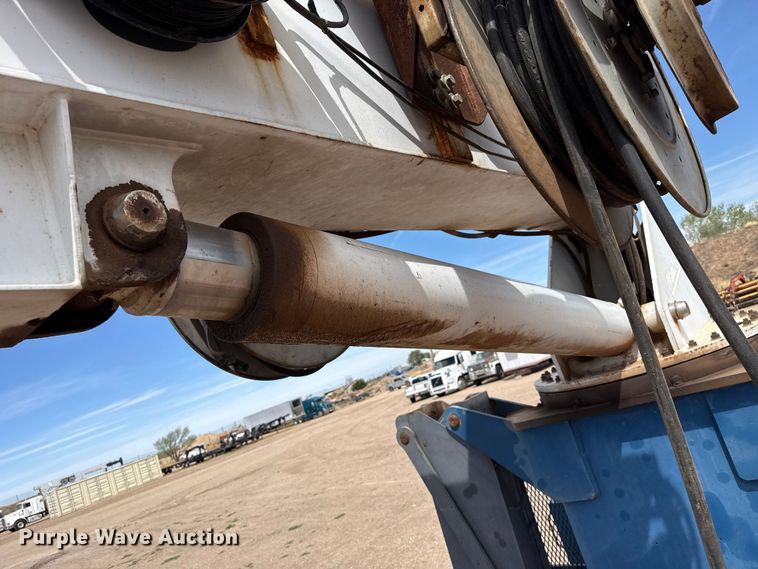 image for item DH1936 2015 Peterbilt 365 crane truck