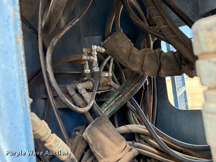 image for item DH1936 2015 Peterbilt 365 crane truck