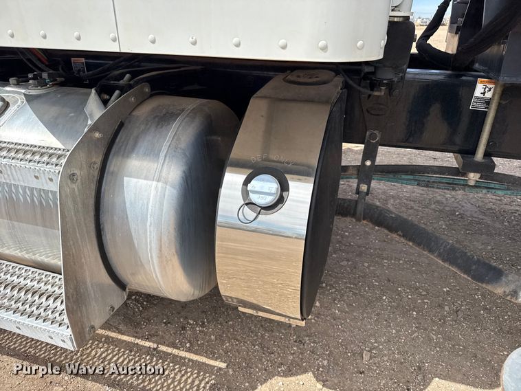 image for item DH1936 2015 Peterbilt 365 crane truck