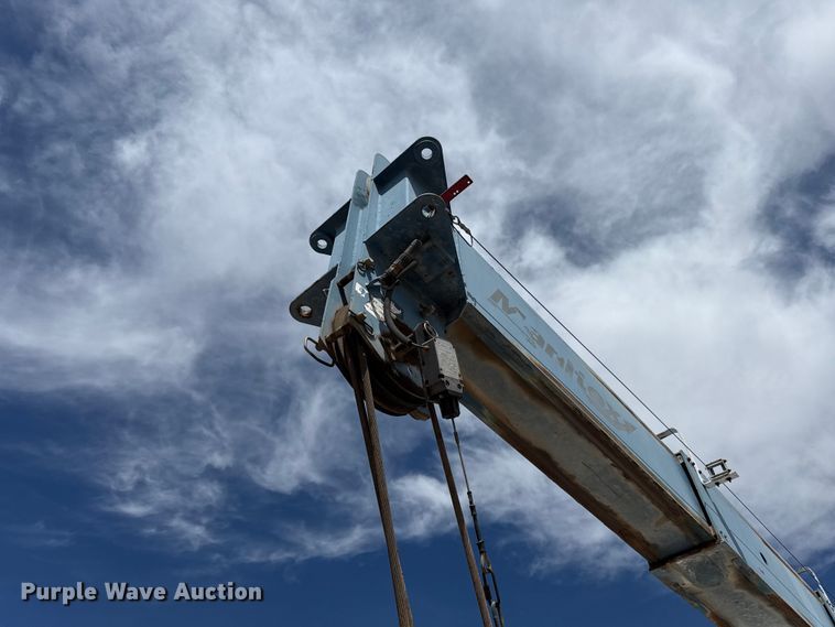 image for item DH1936 2015 Peterbilt 365 crane truck