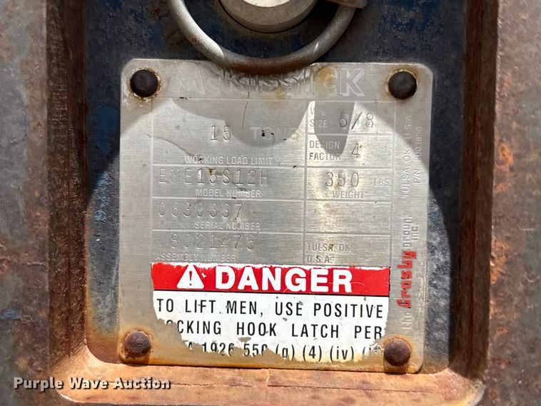 image for item DH1936 2015 Peterbilt 365 crane truck