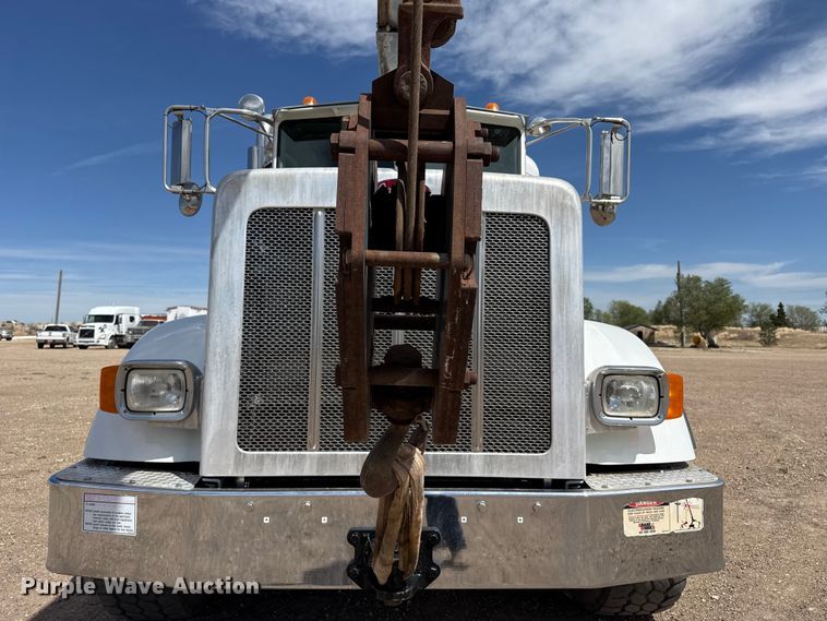 image for item DH1936 2015 Peterbilt 365 crane truck