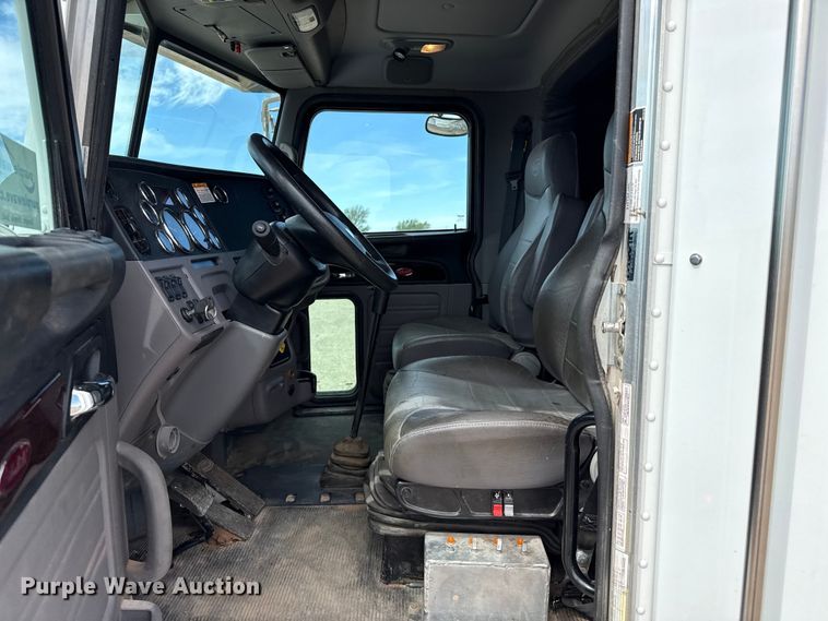 image for item DH1936 2015 Peterbilt 365 crane truck