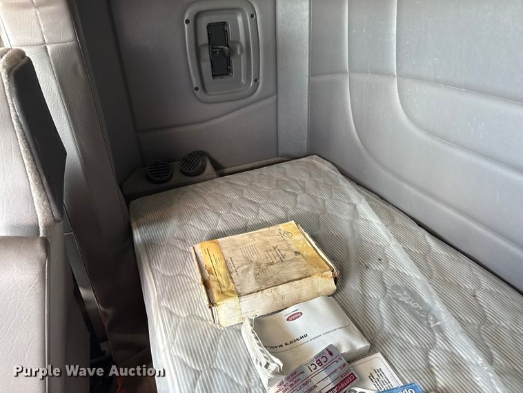 image for item DH1936 2015 Peterbilt 365 crane truck