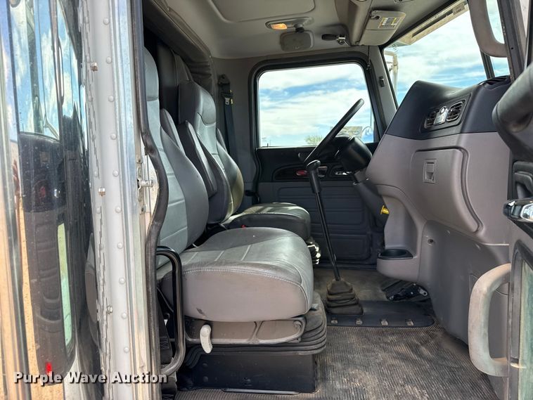 image for item DH1936 2015 Peterbilt 365 crane truck