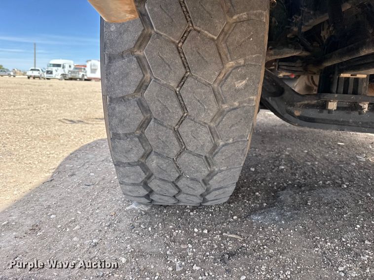 image for item DH1936 2015 Peterbilt 365 crane truck