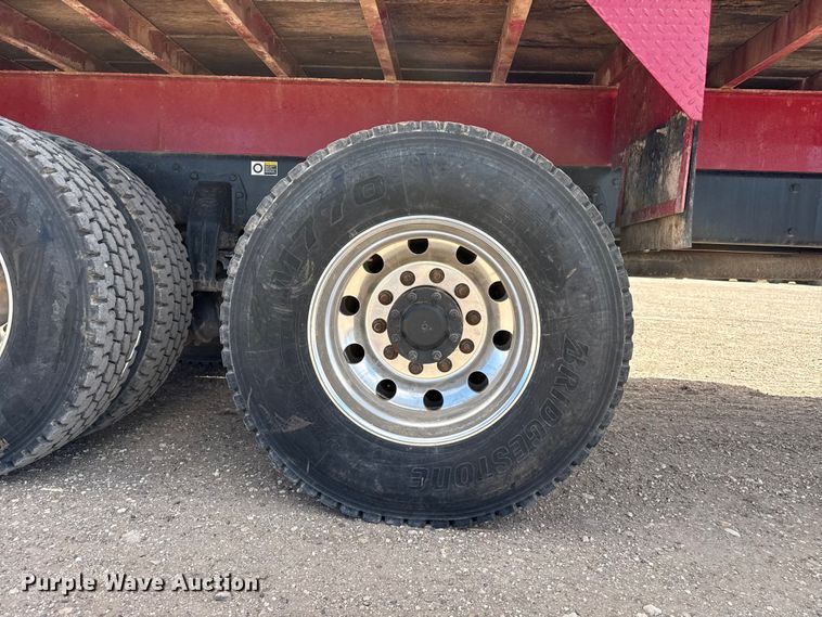 image for item DH1936 2015 Peterbilt 365 crane truck