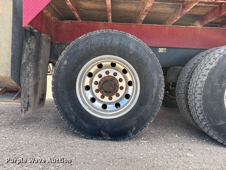 image for item DH1936 2015 Peterbilt 365 crane truck