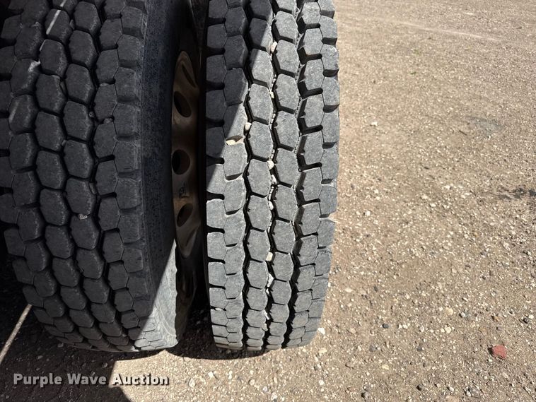 image for item DH1936 2015 Peterbilt 365 crane truck