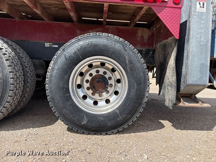 image for item DH1936 2015 Peterbilt 365 crane truck