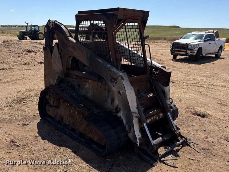 image for item DH1974 2006 Bobcat T300 skid steer loader
