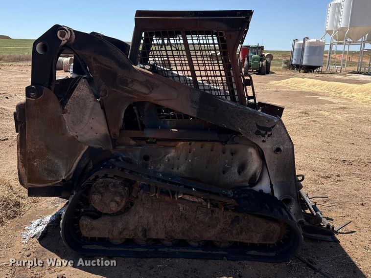image for item DH1974 2006 Bobcat T300 skid steer loader