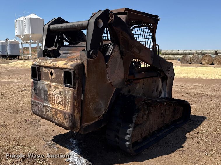 image for item DH1974 2006 Bobcat T300 skid steer loader