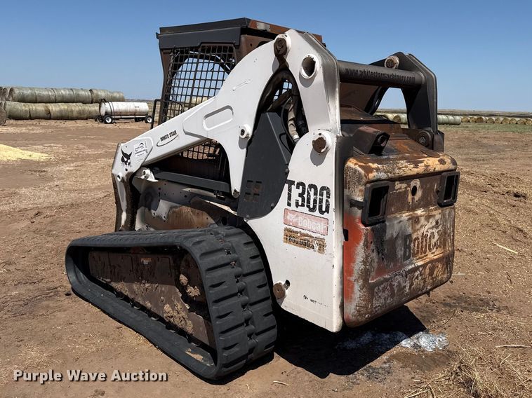 image for item DH1974 2006 Bobcat T300 skid steer loader