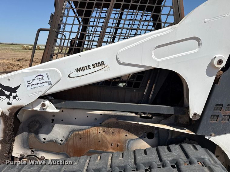image for item DH1974 2006 Bobcat T300 skid steer loader