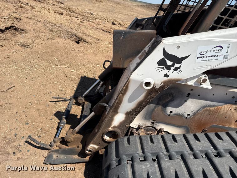image for item DH1974 2006 Bobcat T300 skid steer loader
