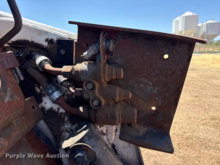 image for item DH1974 2006 Bobcat T300 skid steer loader