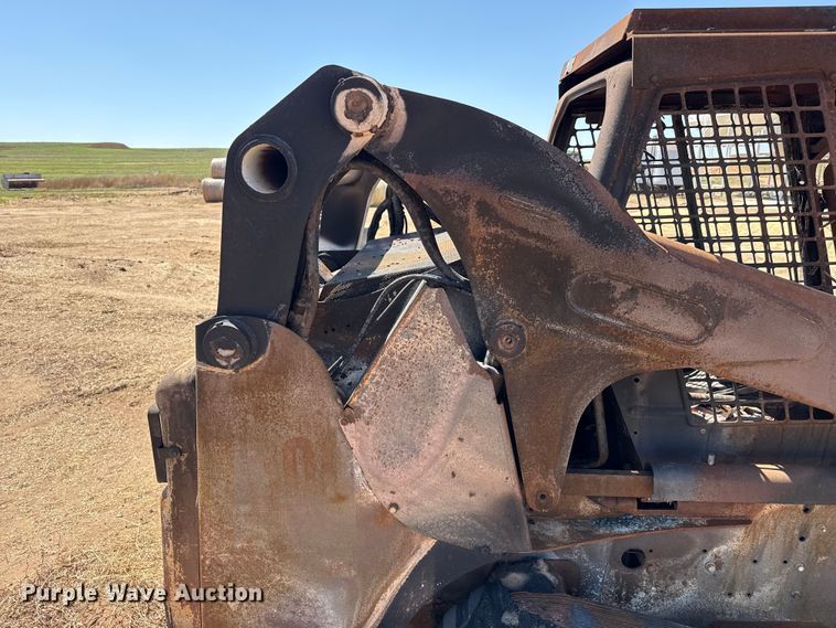 image for item DH1974 2006 Bobcat T300 skid steer loader