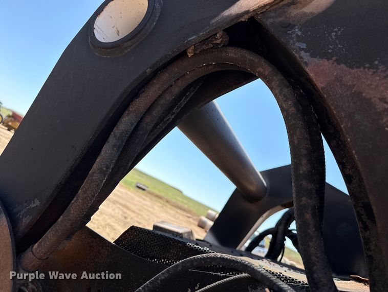 image for item DH1974 2006 Bobcat T300 skid steer loader