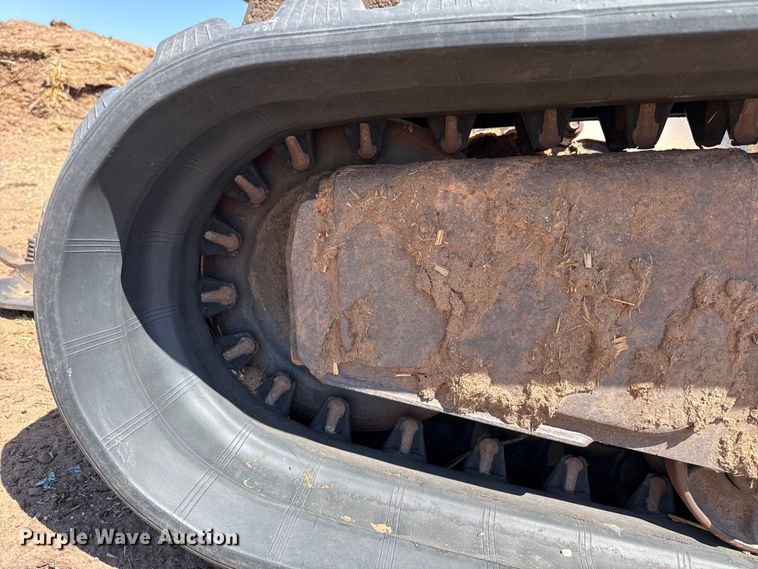 image for item DH1974 2006 Bobcat T300 skid steer loader