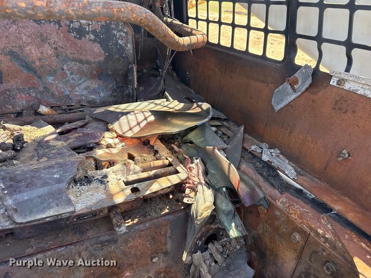 image for item DH1974 2006 Bobcat T300 skid steer loader