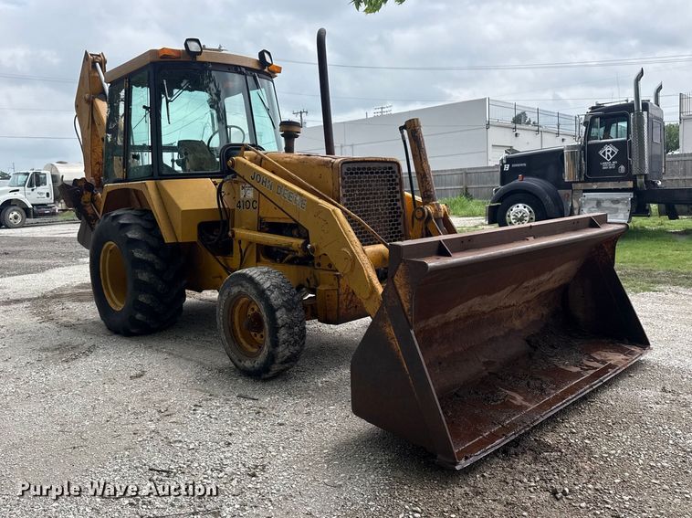 image for item DO8500 1990 John Deere 410C backhoe