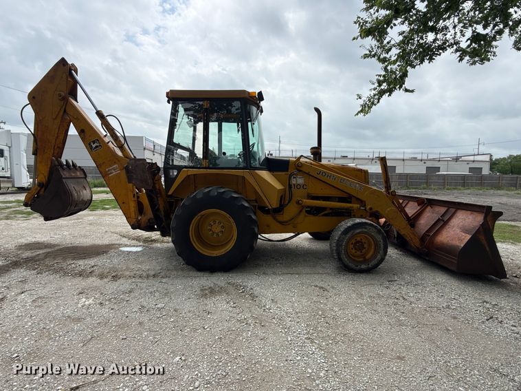 image for item DO8500 1990 John Deere 410C backhoe