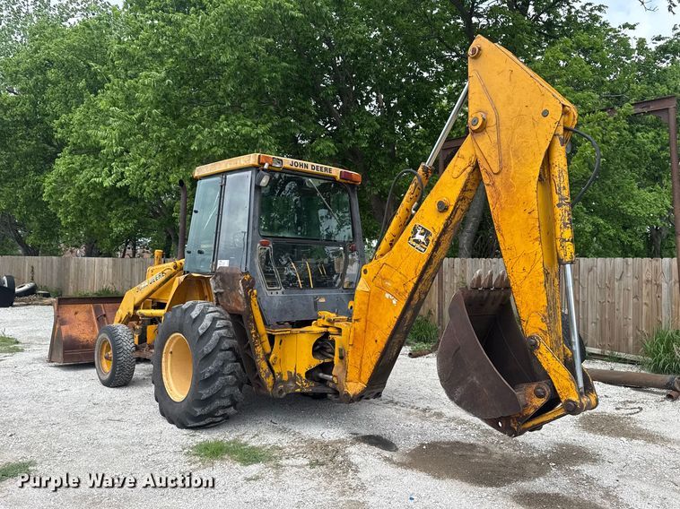 image for item DO8500 1990 John Deere 410C backhoe